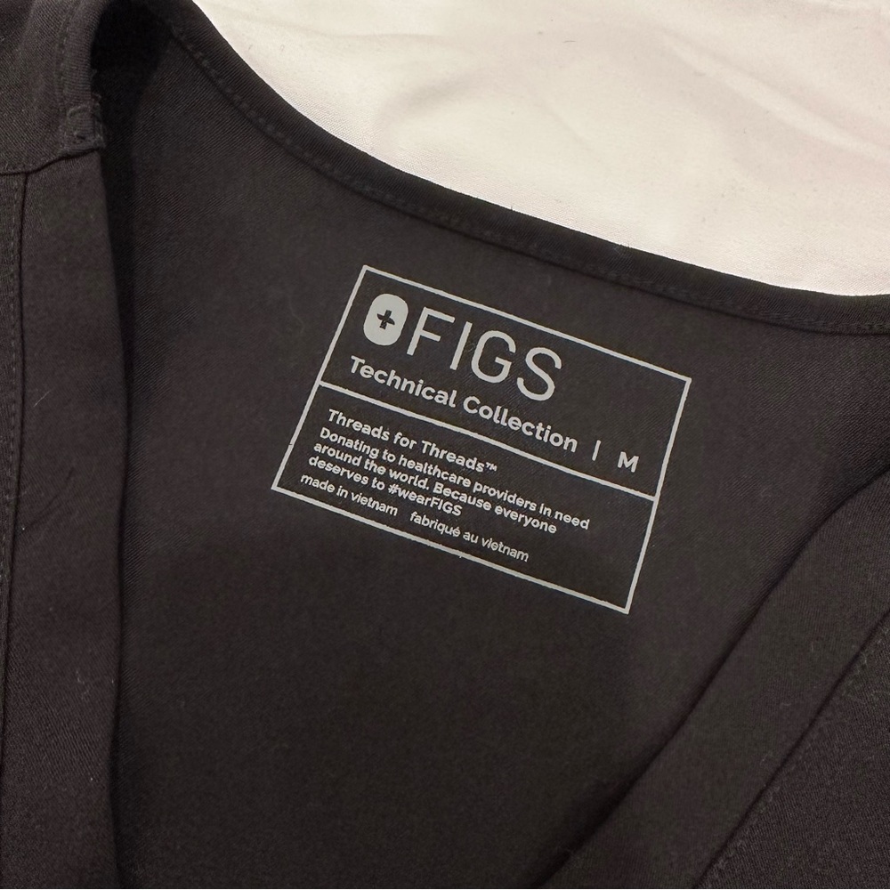 Figs Casma Three-Pocket Scrub Top - Picture 3 of 3